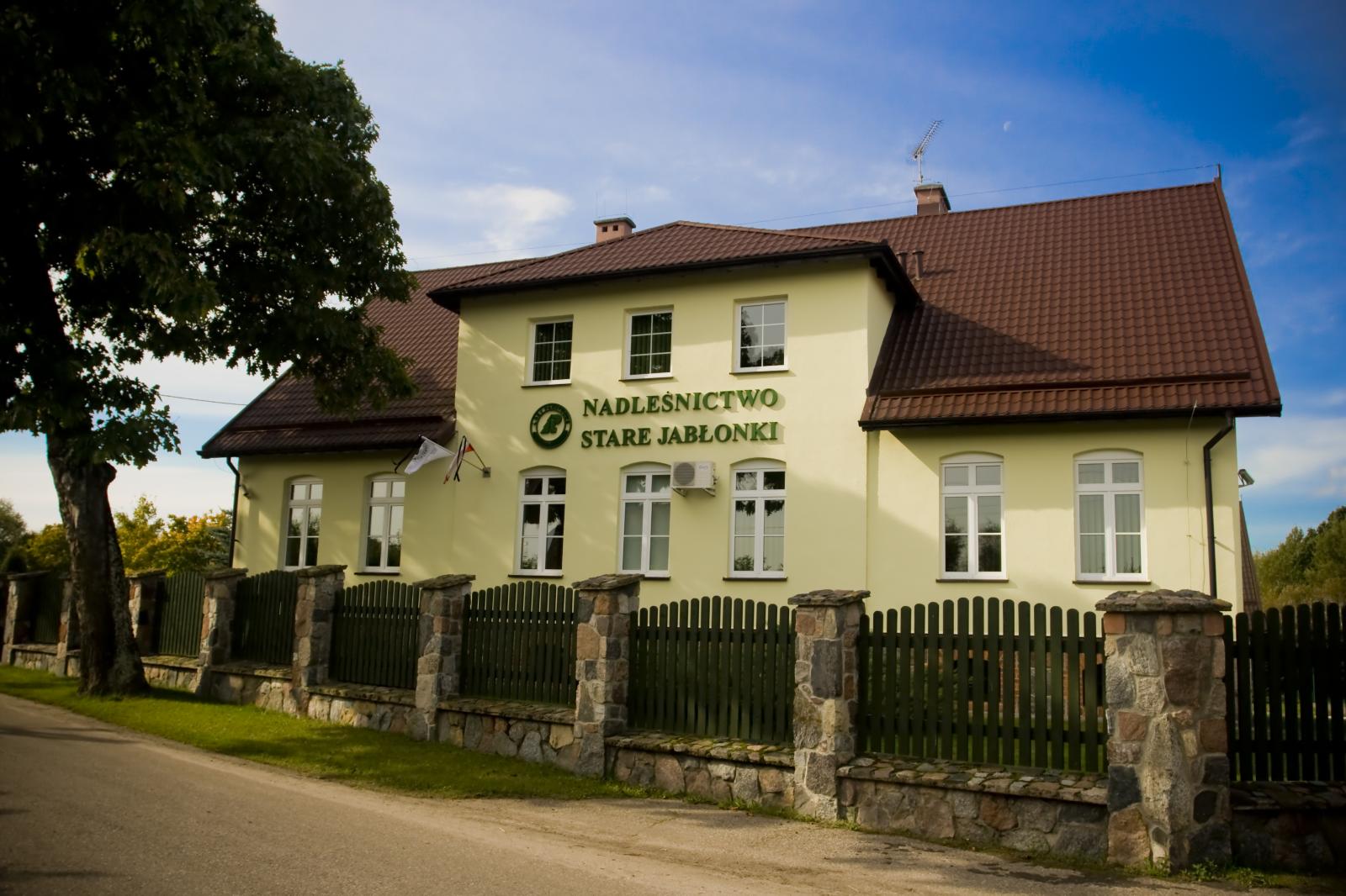 headquarters Nadleśnictwo Stare Jabłonki